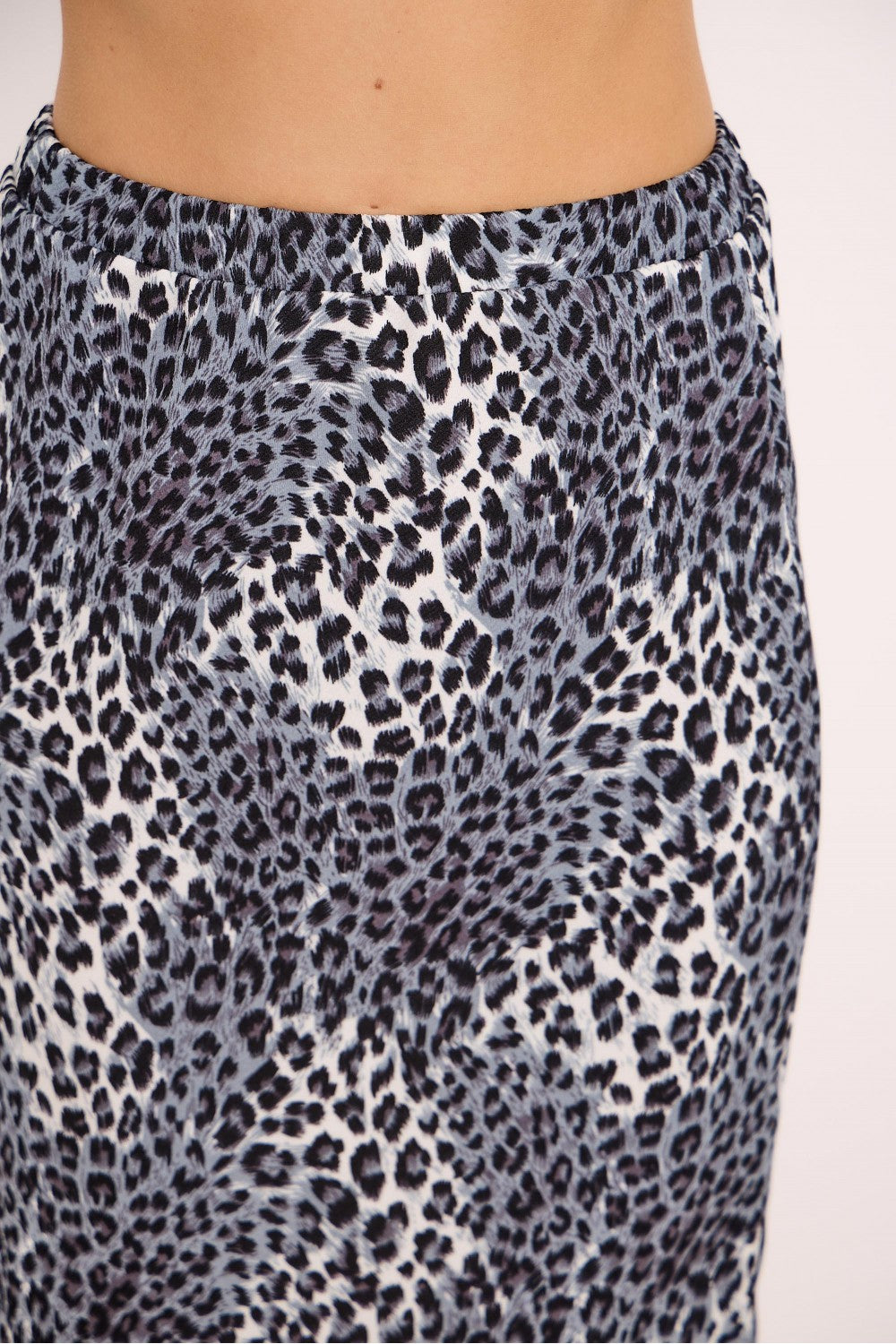 Plus Size Modest Leopard Print Pencil Skirt with Elastic Waistband
