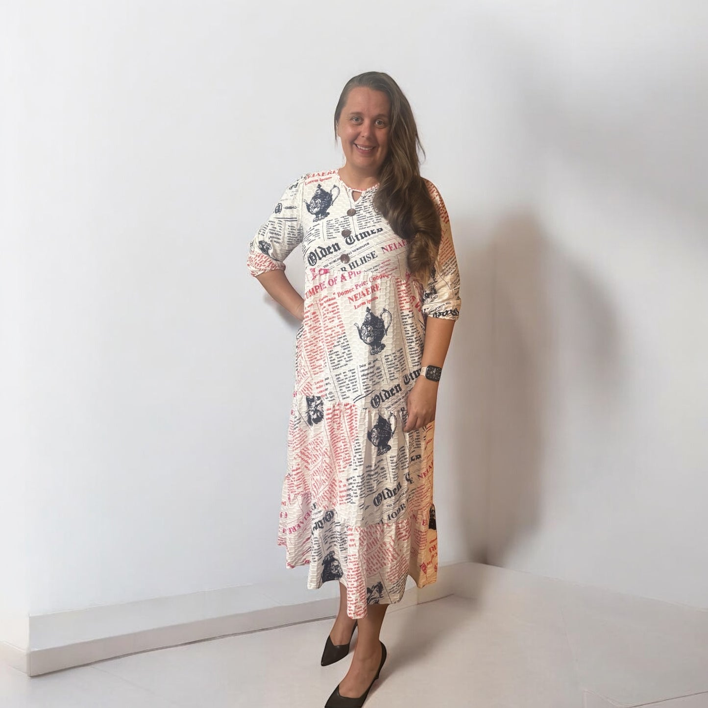 Plus Size Newspaper Honeycomb Print Maxi Dress