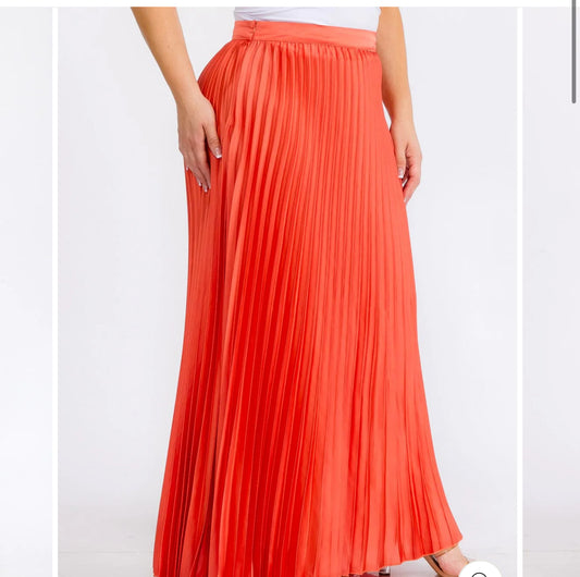 Plus Size Zipper Closure Pleated Maxi Skirt