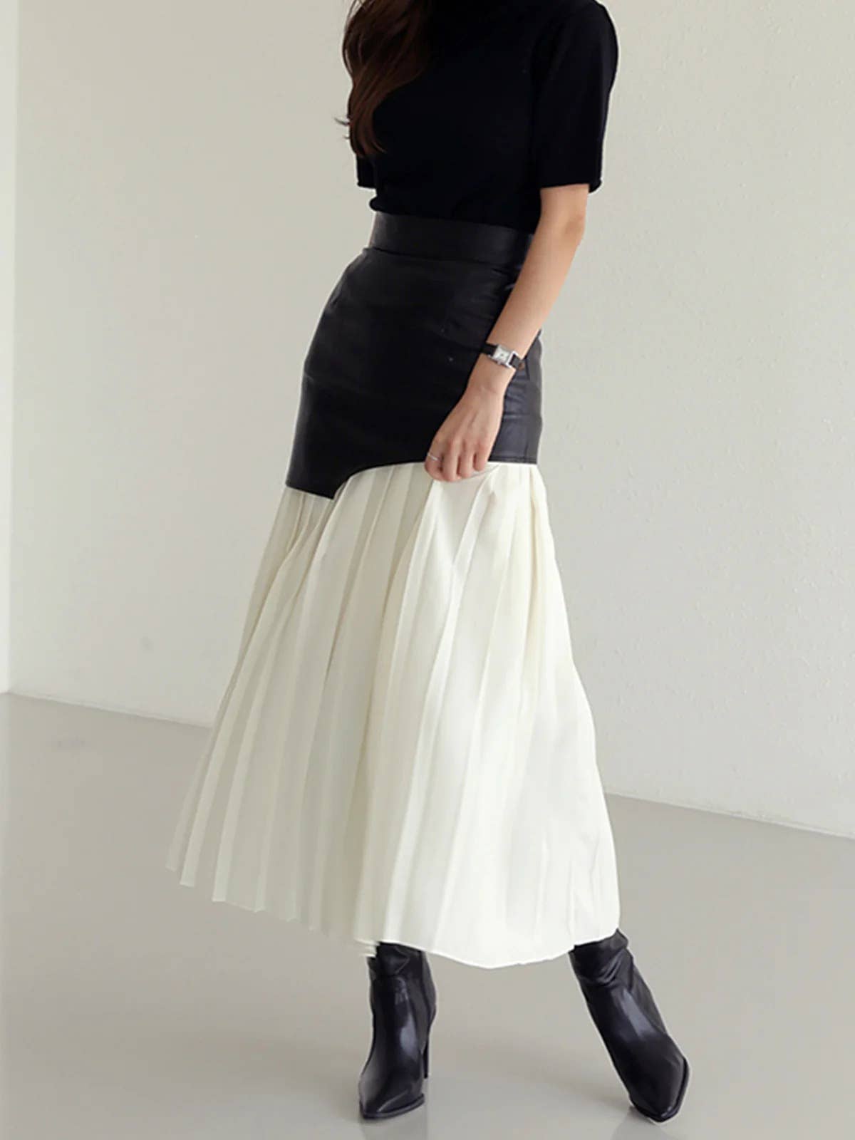 HIGH WAIST PATCHWORK PLEATED COLOR SKIRT: BLACK/WHITE